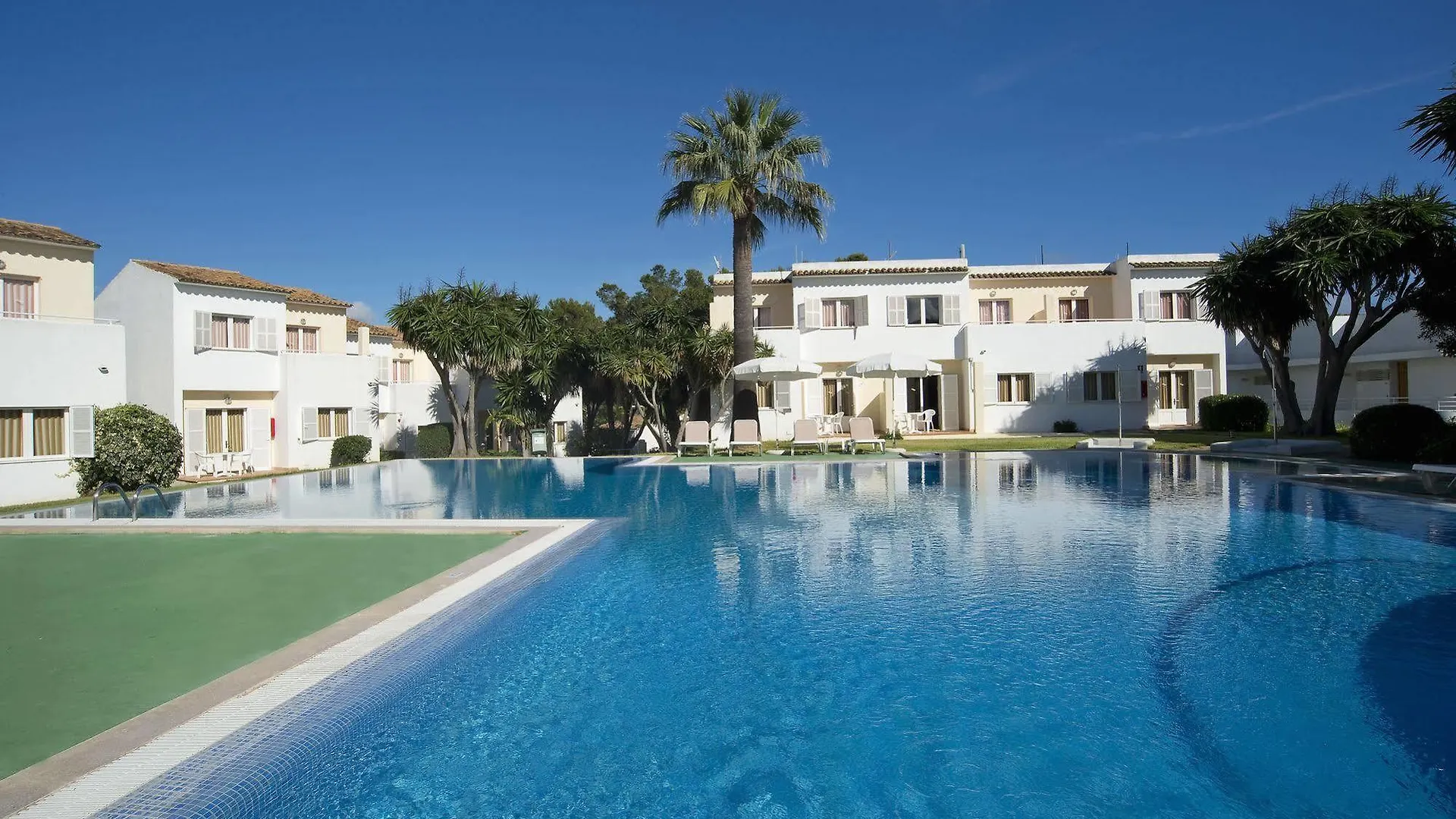 Apartamentos Vista Alegre Mallorca Cala Mandia  İspanya